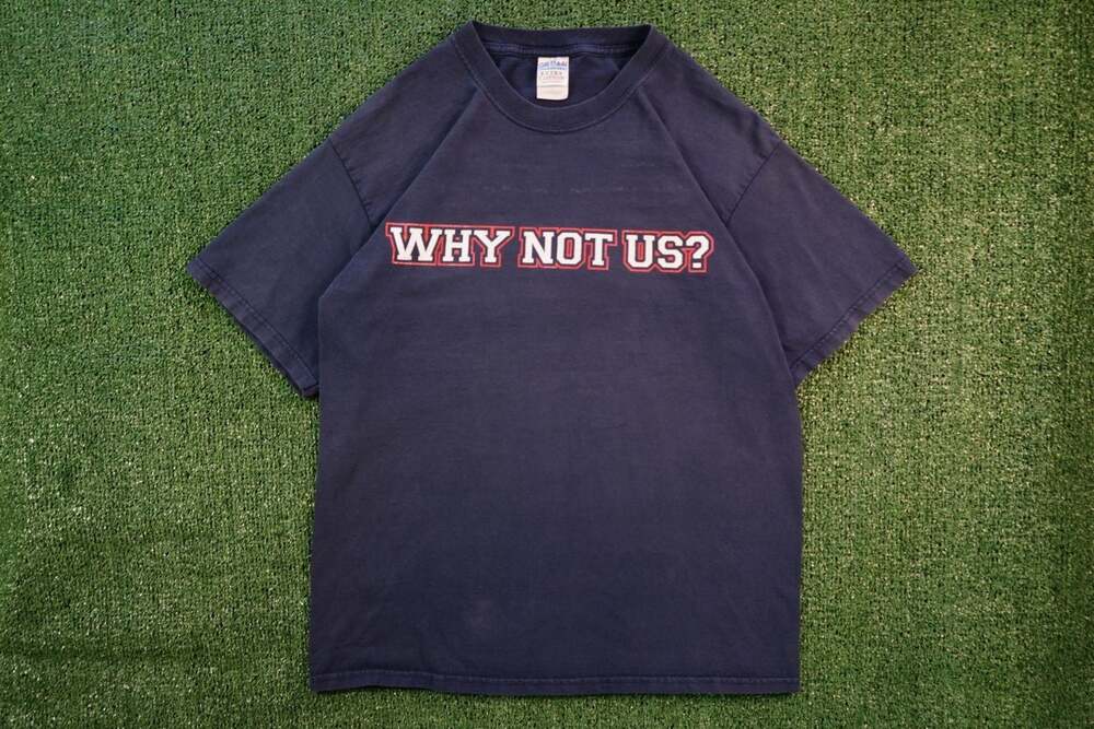 Vintage 2004 Boston Red Sox Why Not Us? Navy Graphic T-Shirt Size L